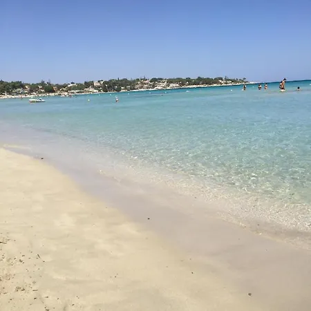 Stanze Al Mare Di Lucia Penzion Fontane Bianche